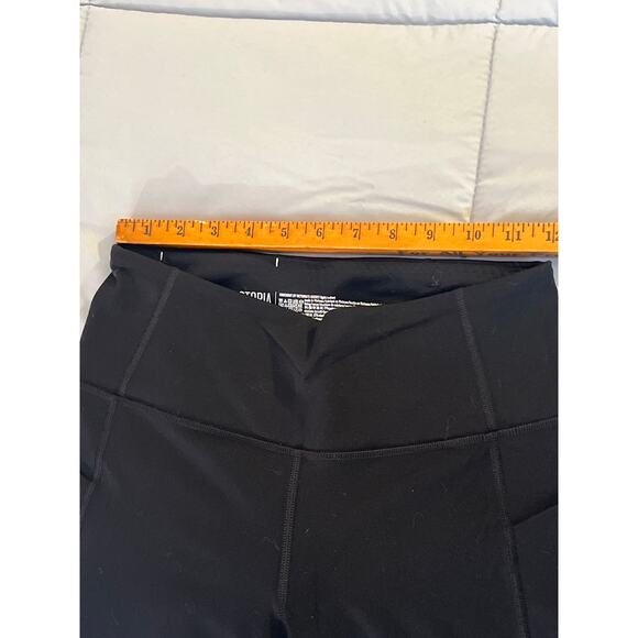 Victoria’s Secret knockout sport workout pants with metallic design on legs sz S - Picture 3 of 7